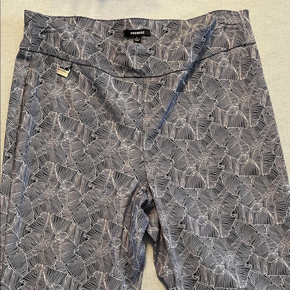 Premise Leaf Patterned Black and White Trousers